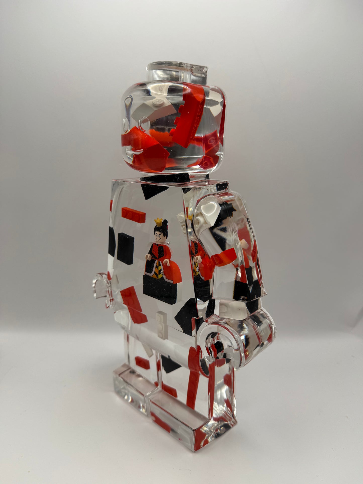 QUEEN OF HEARTS Craft Minifig Resin Robot Art